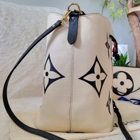 💕LIMITED Edition Louis Vuitton Neo Crafty Giant Noe Ivory Creme Black Empreinte - Picture 8 of 16